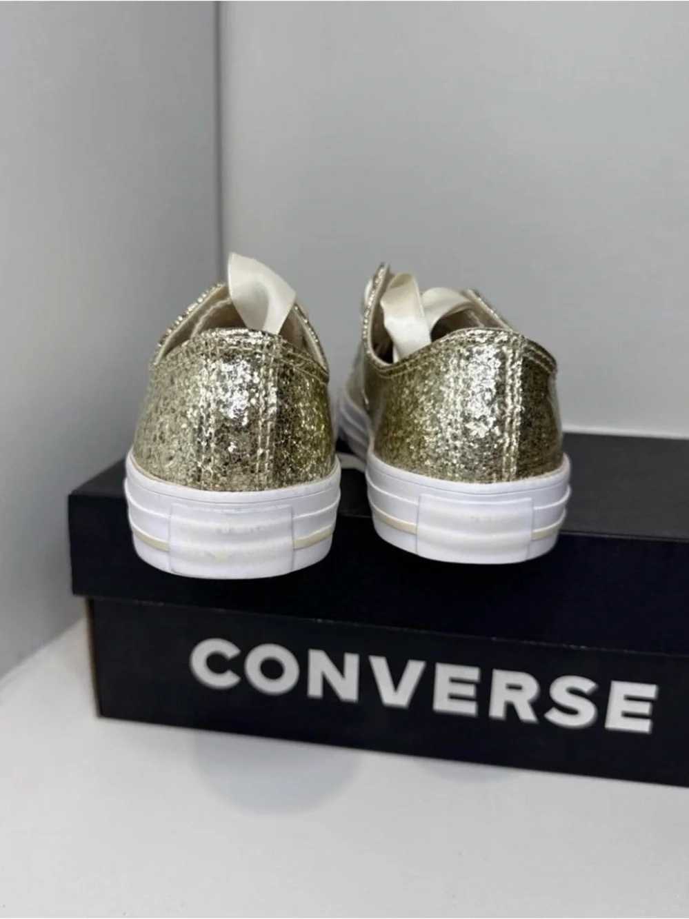 Converse Kids Low Top Sneakers in Gold Glitter 2.5
